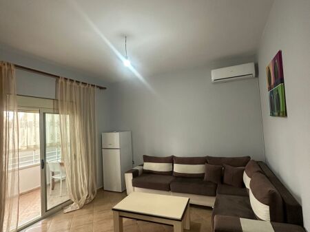 Affitto | Apartament 1 + 1 | Yzberisht | 300 €/mese