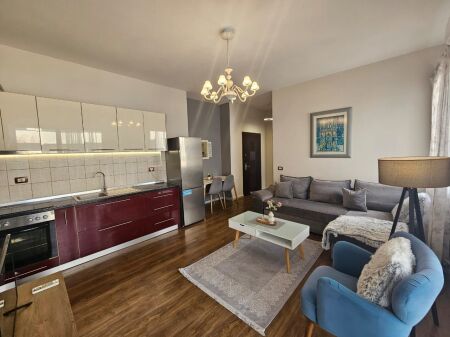 Apartament 1+1 per qira tek Pazari i Ri!