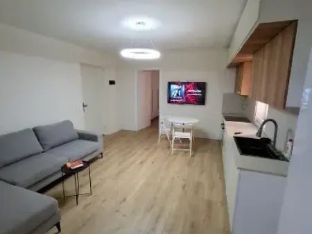 Qera | Apartament 2 + 1 | Rruga e Barrikadave | 600 €/muaj