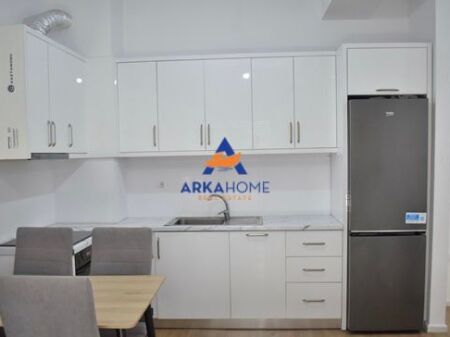 AFFITTASI APPARTAMENTO 1+1 1+1 "IN VIA ALI DEMI, COMPLESSO KAIMI" 45.000 LEKE