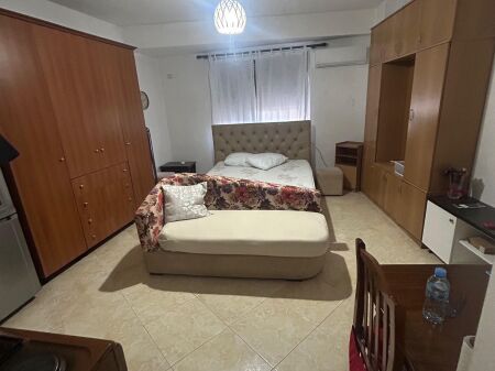 Tirane, jepet me qera garsoniere,Kati 1, 32 m² 300 € (astir)