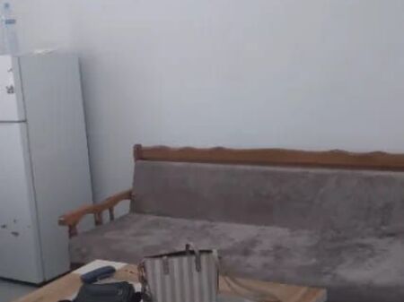 Jepet me qera apartament 1+1 📍 Rruga Njazi Meka, pranë Universitetit të Mjekësisë