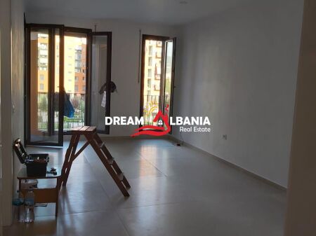 Locale commerciale in affitto presso Residenza Zirkon-Tirane (42111596)