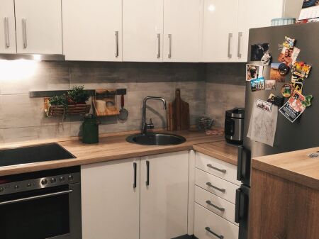 Myslym Shyri, jepet me qera apartament 2+1.