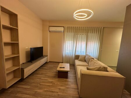 Apartament 1+1 me qera ne Fresk, rruga Dalip Topi
