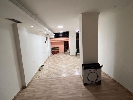 DYQAN ME QERA 30 M2 RRUGA BARDHYL 30.000 LEKE FH-77498