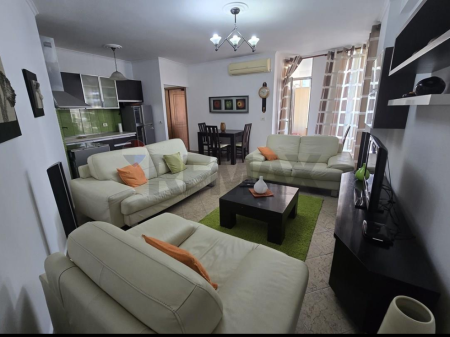 Apartament per qera 2+1 tek Rruga e Barrikadave