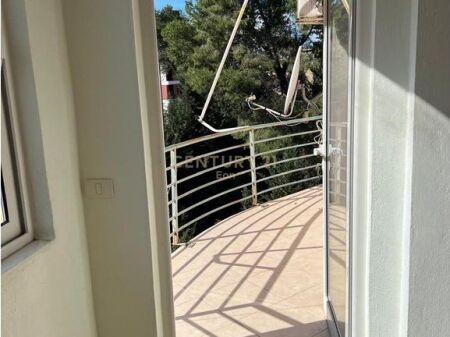 Apartament 1+1+3 ballkone Për Shitje në Golem, Durrës!!
