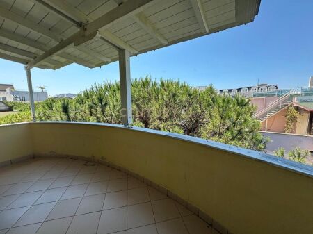 WE SELL A 279M2 ROOF IN GOLEM 100 METERS FROM THE SEA !