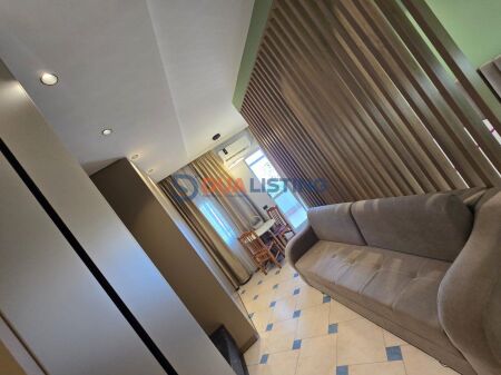 Studio apartment for rent in the Astir area.