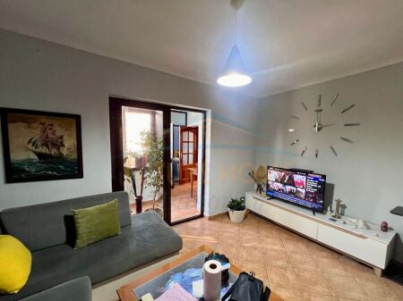 Rent, Apartment 2+1+2, Petro Nini Luarasi Street, Tirana.