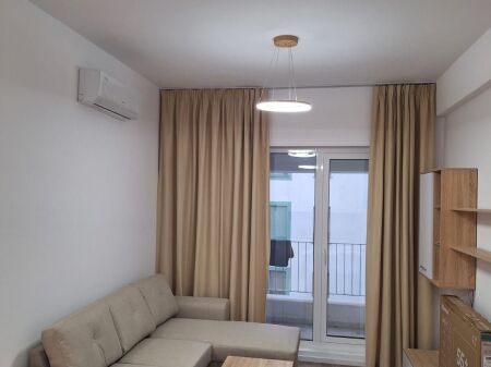 Tirane, affittasi appartamento 1+1 al 4° piano, 61 m² 43.000 LEK (Complesso Kaimi, ALI DEMI) SENZA COMMISSIONI