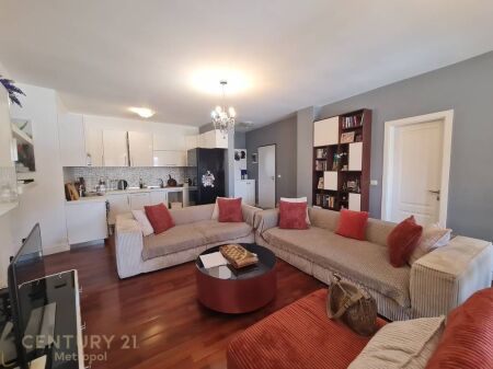 OFROJ PER SHITJE APARTAMENT 3+1+2 NE REZIDENCEN KODRA E DIELLIT 1 ! 275,000 €