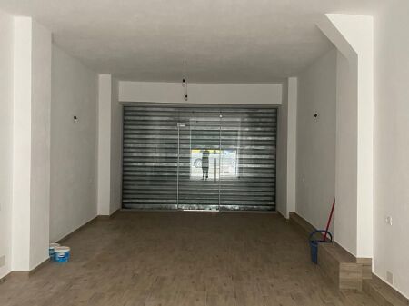 NEGOZIO IN VENDITA AL PALAZZO DELLE FRECCE!