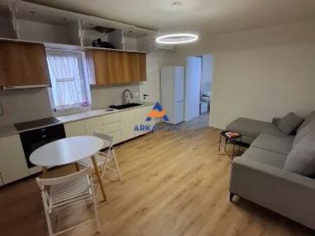 JEPET APARTAMENT 2+1 ME QERA " RRUGA E BARRIKADAVE " 631 EURO