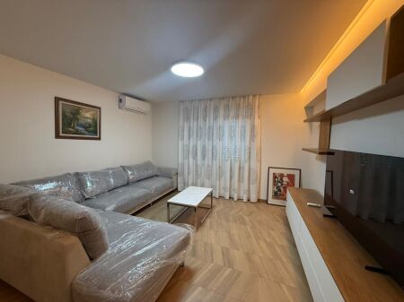 Apartament 1+1 I Ristauruar nga E para Perball Petro Nini