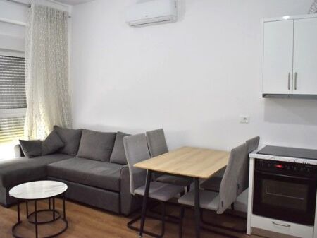 🏡 Appartamento 1+1 in affitto al Complesso Kaimi vicino ad Ali Demi, 450 mila lek