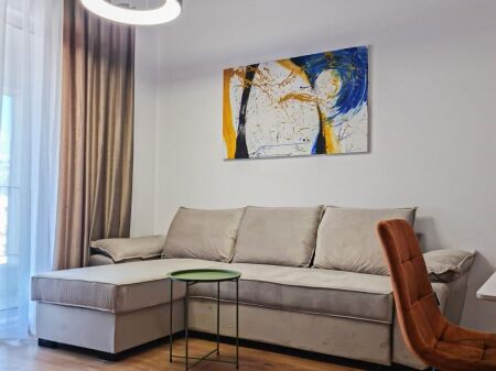 🏢In the Ali Demi area, Rezidenca Kaimi offers for rent a 1+1 apartment, furnished. 40,000Leke