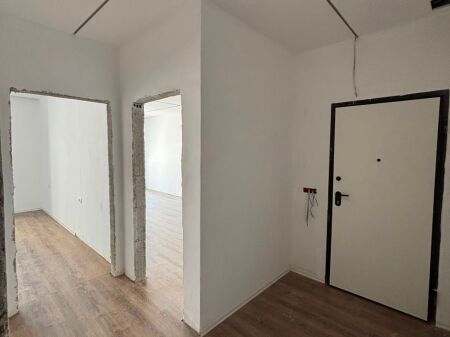 🏡 Shitet Apartament 1+1  📍 Instituti, pranë rrethrrotullimit