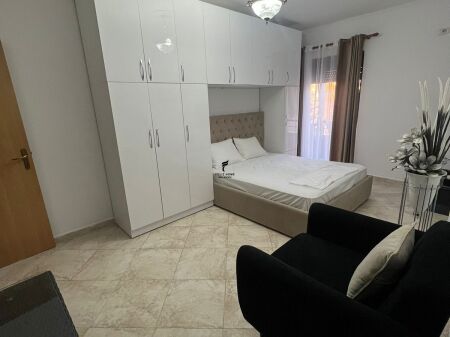 GARSONIERE ME QERA 40M2 RRUGA E BARRIKADAVE 50.000 LEKE FH-77641