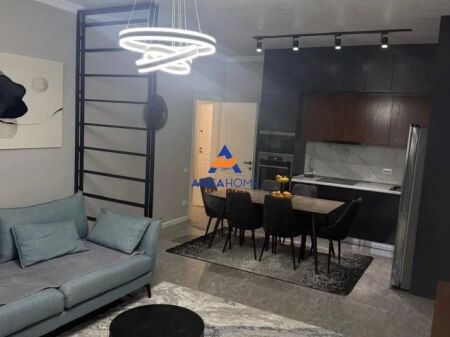 JEPET APARTAMENT 2+1+BALLKON ME QERA " TEK NATYRA E QETË, TIRANË " 700 EURO