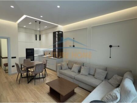 In vendita, Appartamento 1+1, Via Kavaja, Complesso Square21, Tirana.