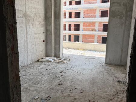 🏡 Shitet Apartament 1+1 tek Fusha e Aviacionit