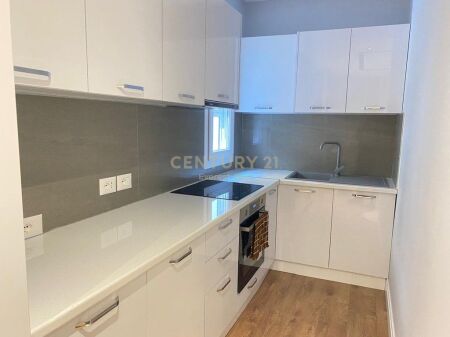 🏡 Apartament 2+1 me Qira pranë Ish-Parkut