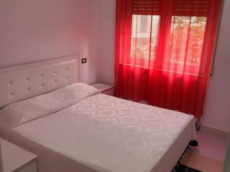 1+1+1 balcone Sup 75 m2 Piano 1 con ascensore  📍via selita vecchia vicino alla moschea e al giardino botanico Prezzo 500 mila lek