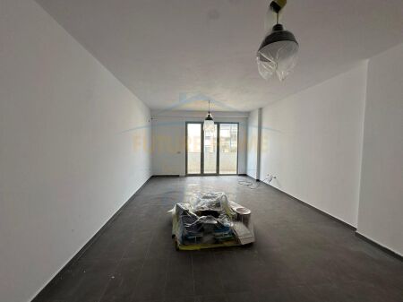 In vendita, Appartamento 2+1, Kinostudio, Tirana