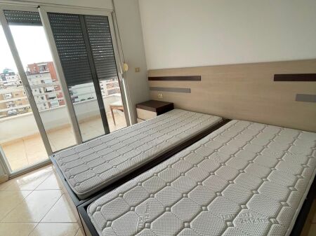 Jepet Me Qera Apartament 2+1+2 Ballkone