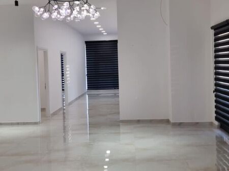 AMBIENTE COMMERCIALE PREMIUM IN AFFITTO PRESSO LA FARMACIA 10