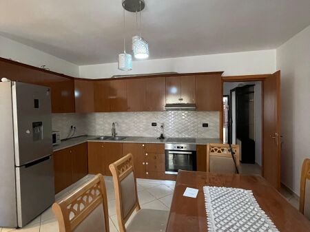 Apartament 2+1 per qera Yzberisht !