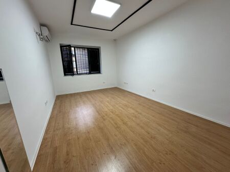Office for Rent 📍Cafe flora 📌600€