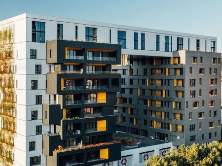 🏡 Shitet Apartament 3+1 + 2 Poste Parkimi – Square 21, Tiranë ✨