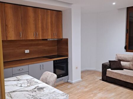 Jepet me qira apartament 2+1+1 tualet 550 Mije leke