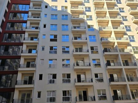 APARTAMENT NE SHITJE 2+1 TE KOMPLEKSI AURA