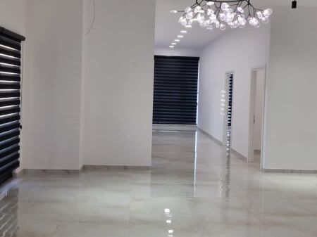 🏢 LOCALE COMMERCIALE IN AFFITTO – FARMACIA 10