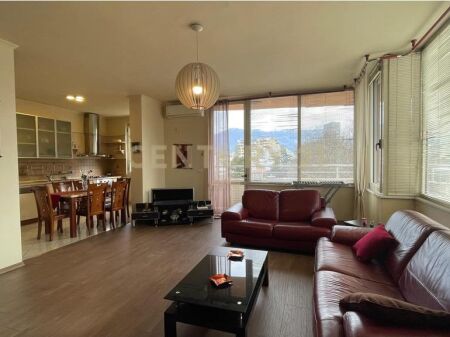 Apartament 2+1+2 për Qira në Myslym Shyr – pranë Drejtorisë së Policisë!