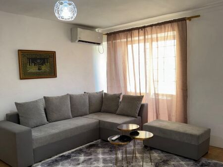 Jepet me qira apartament 1+1 në Rrugën Bardhyl 480 Mije Leke