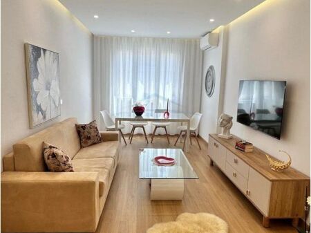 Qira, Apartament 2+1, Gjimnazi Petro Nini Luarasi