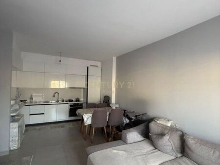 Apartment 1+1 for sale near Selvisë, at 4 Dëshmorët Street