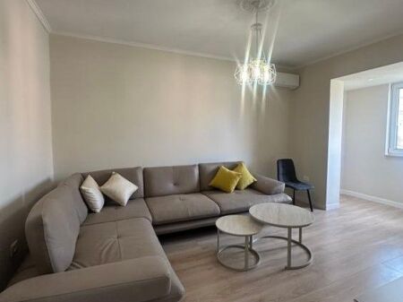 Jepet me qira apartament 1+1 i investuar Zogu i Zi