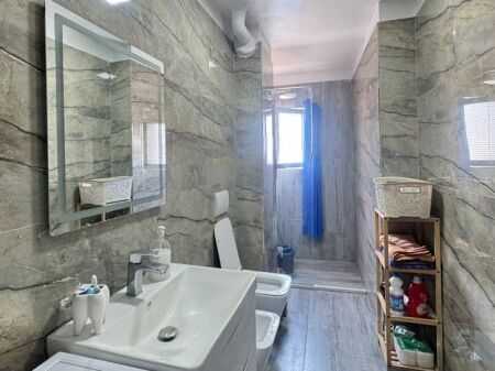 JAPIM ME QIRA APARTAMENT 2+1 ZOGU I ZI!