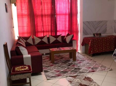 Astir mbrapa Artistit jepet me qera apartament  1+1