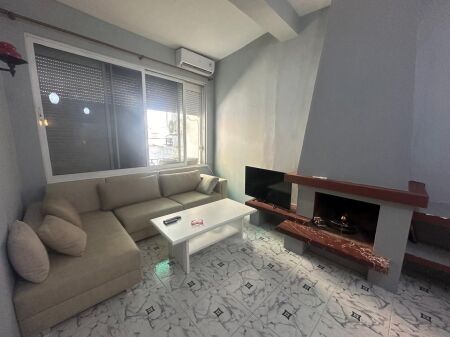 🏠 Rruga Fortuzi jepet me qera kati i I-re i nje shtepie private 1+1,e mobiluar.50,000Leke