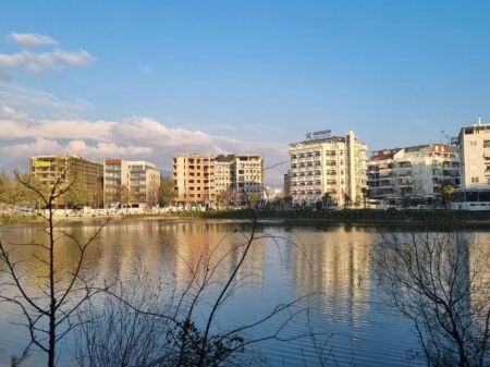 🏡 Jepet me Qera Apartament 1+1 tek Liqeni i Thatë, 450 mije leke