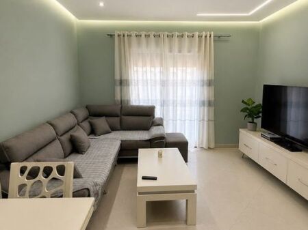 Apartament 1+1 Me Qira në Rruga Bardhyl, Tiranë