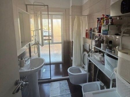 Shitet apartament 1+1 pranë Selvisë, te Rruga 4 Dëshmorët
