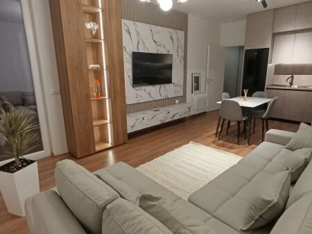 Appartamento moderno 1+1 in affitto vicino alla strada di Elbasan!